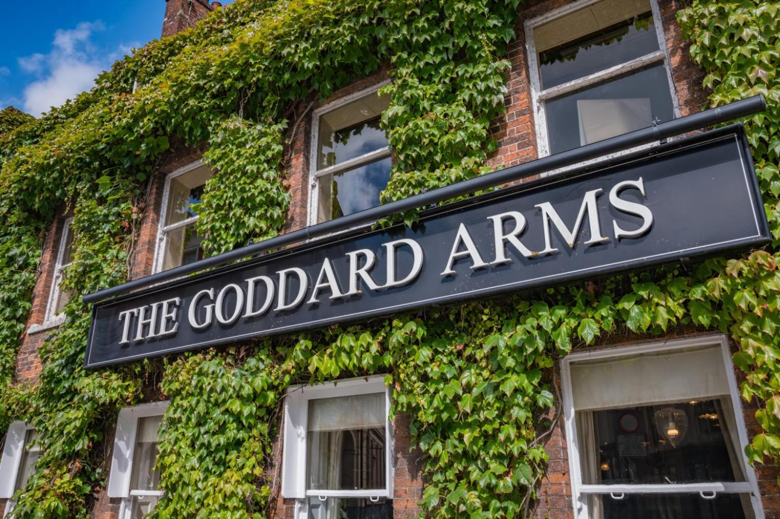 The Goddard Arms Hotel สวินดอน ภายนอก รูปภาพ