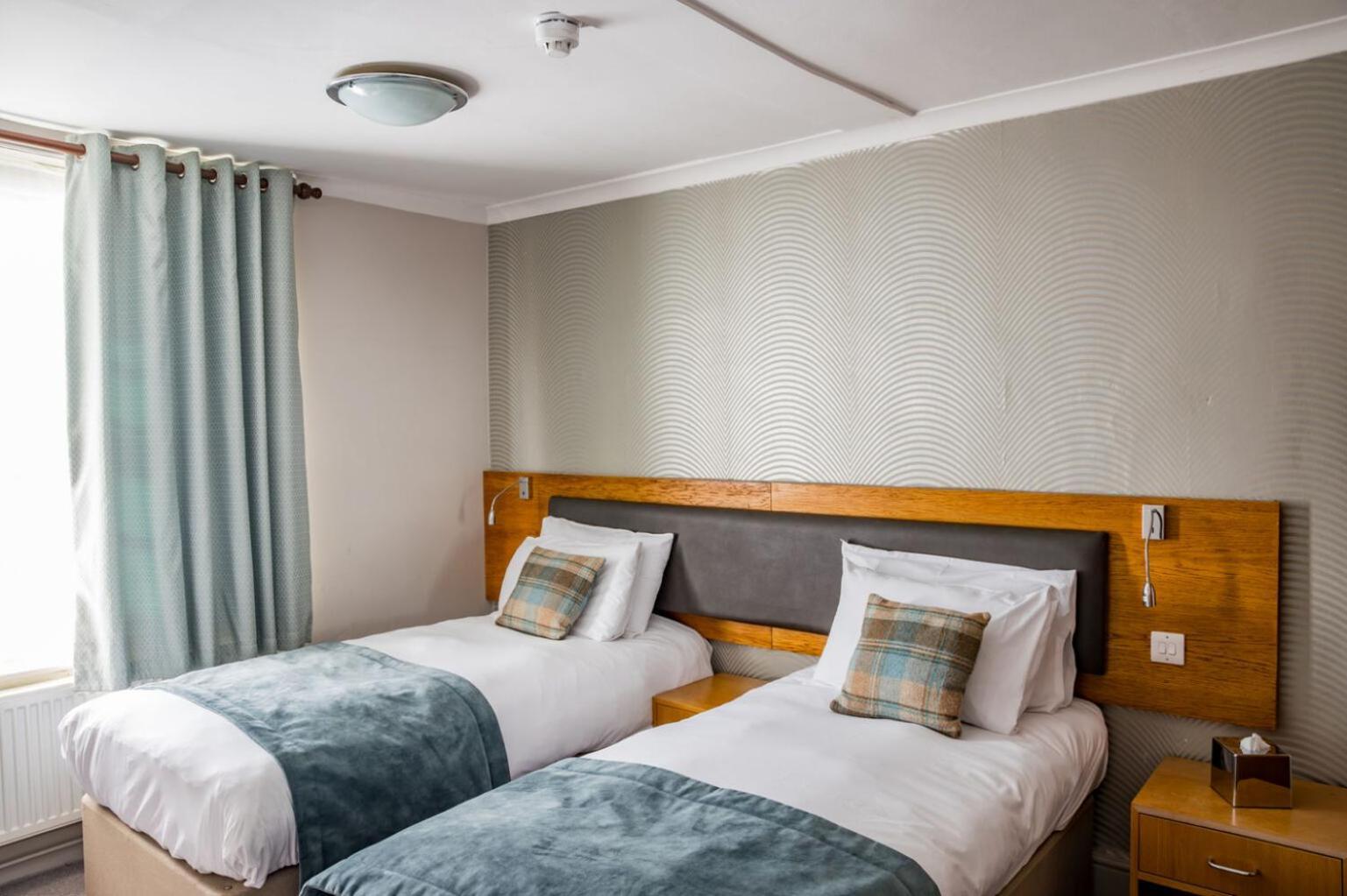 The Goddard Arms Hotel สวินดอน ภายนอก รูปภาพ