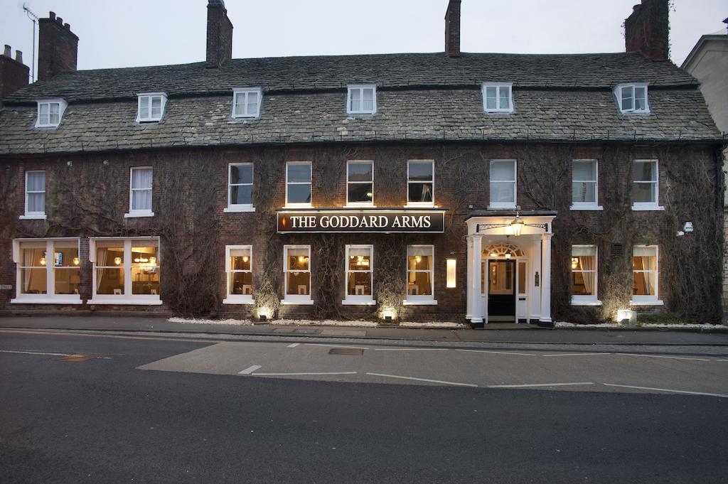The Goddard Arms Hotel สวินดอน ภายนอก รูปภาพ