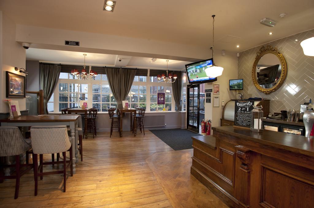 The Goddard Arms Hotel สวินดอน ภายนอก รูปภาพ