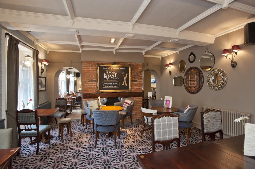 The Goddard Arms Hotel สวินดอน ภายนอก รูปภาพ