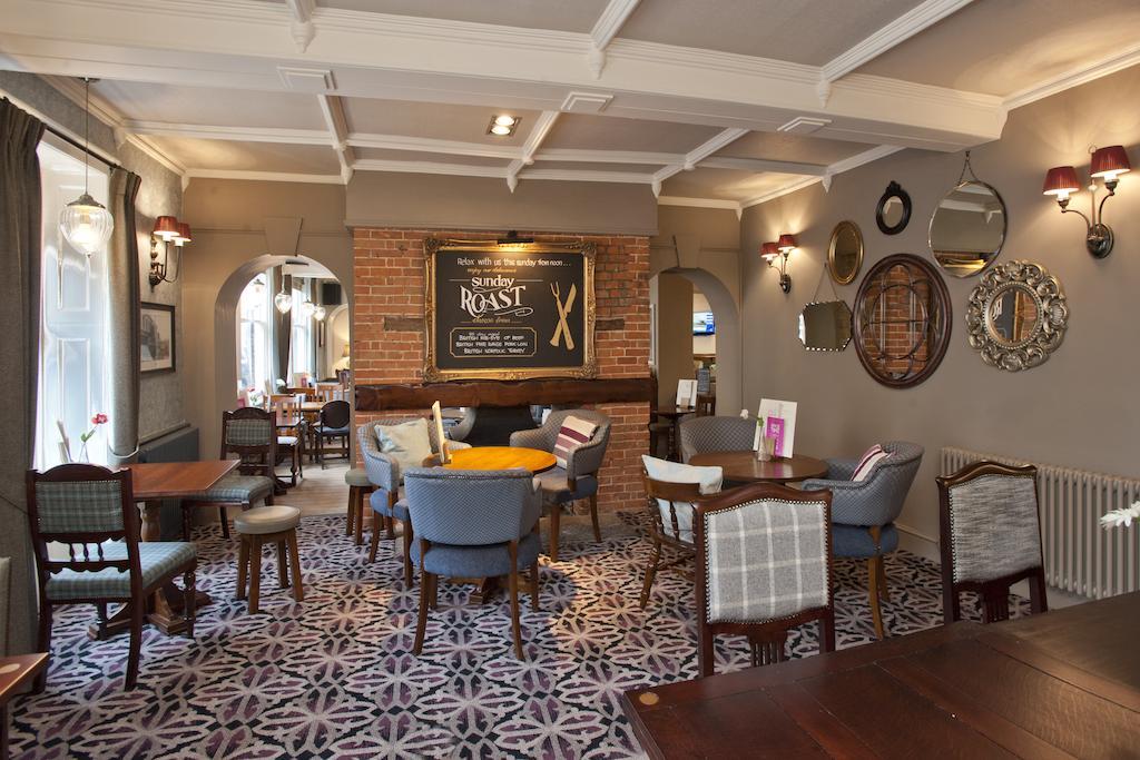 The Goddard Arms Hotel สวินดอน ภายนอก รูปภาพ