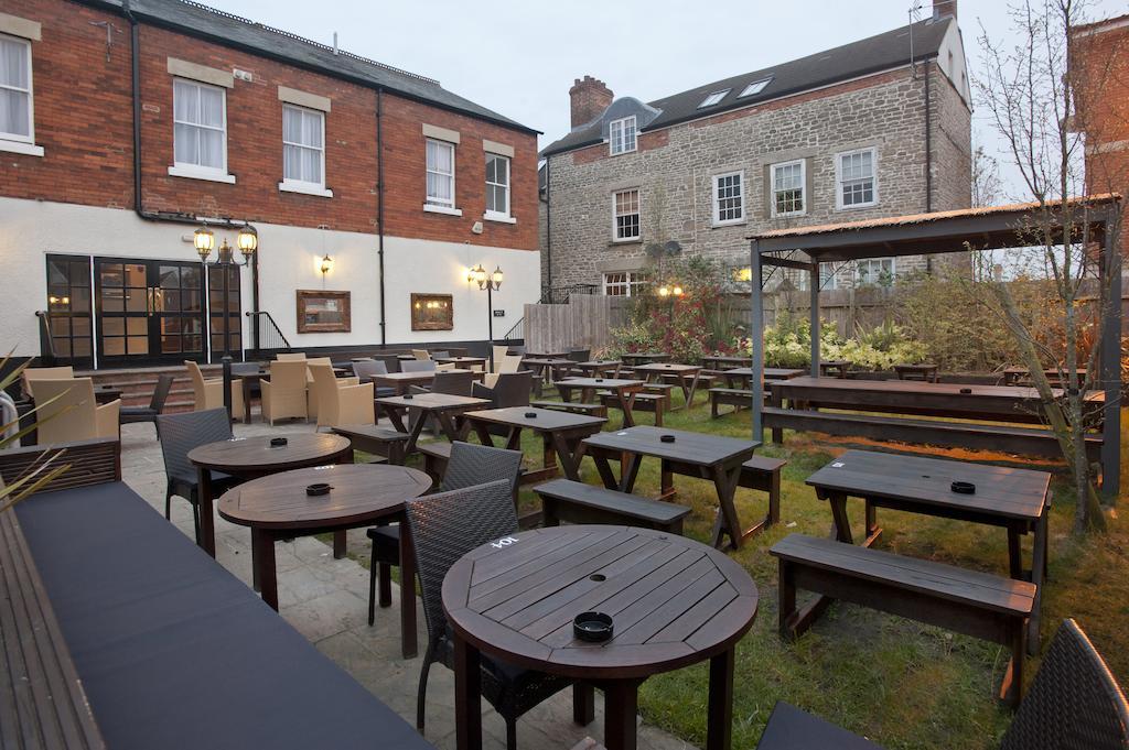 The Goddard Arms Hotel สวินดอน ภายนอก รูปภาพ