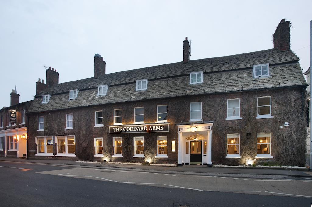 The Goddard Arms Hotel สวินดอน ภายนอก รูปภาพ