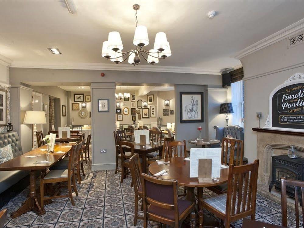 The Goddard Arms Hotel สวินดอน ภายนอก รูปภาพ