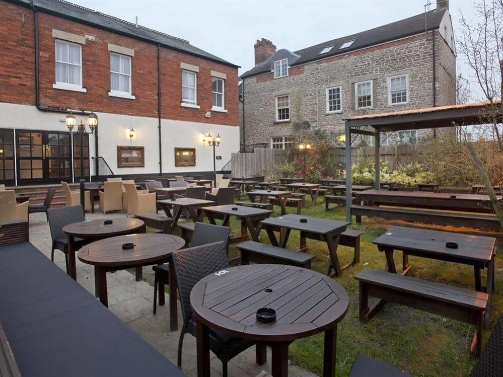 The Goddard Arms Hotel สวินดอน ภายนอก รูปภาพ